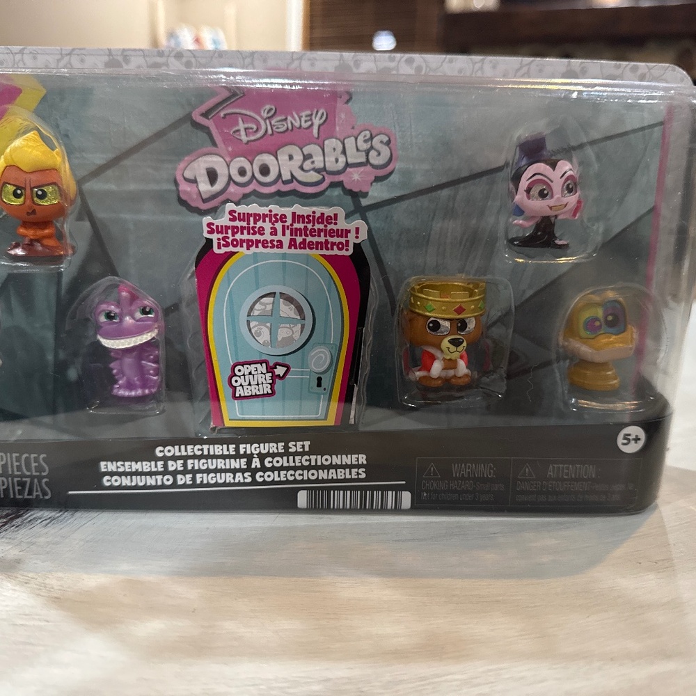Just Play Disney Doorables 7 Piece Collectible Figure Set 2023